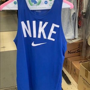Nike tank great condition. Dry fit